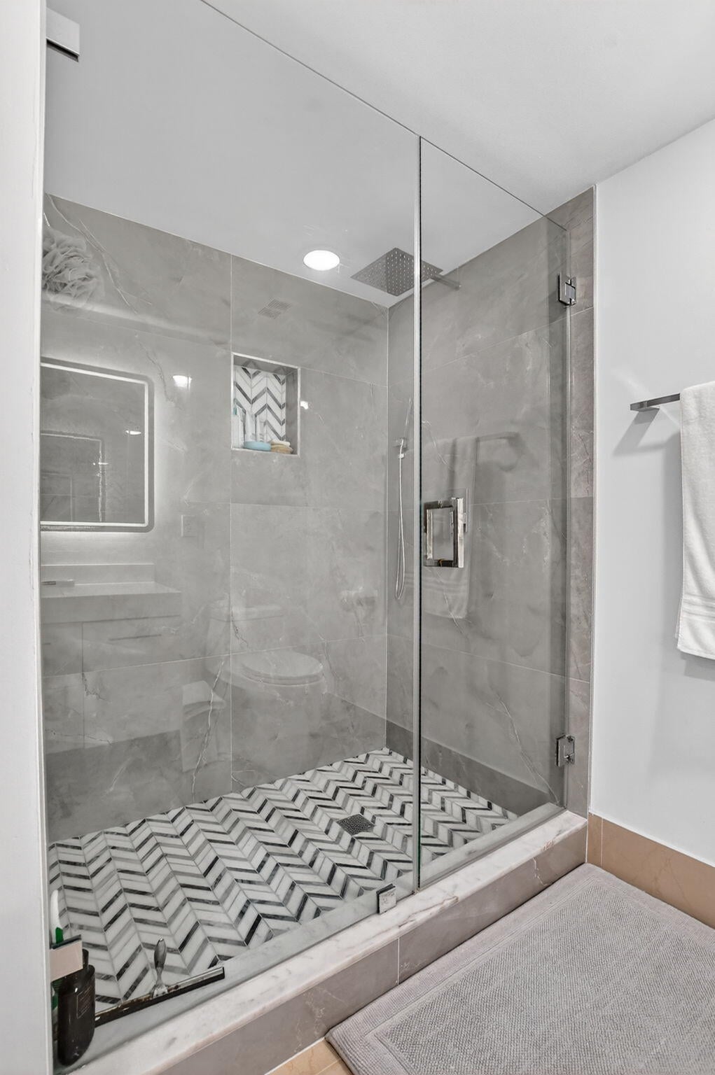 Unit E104 photo 23