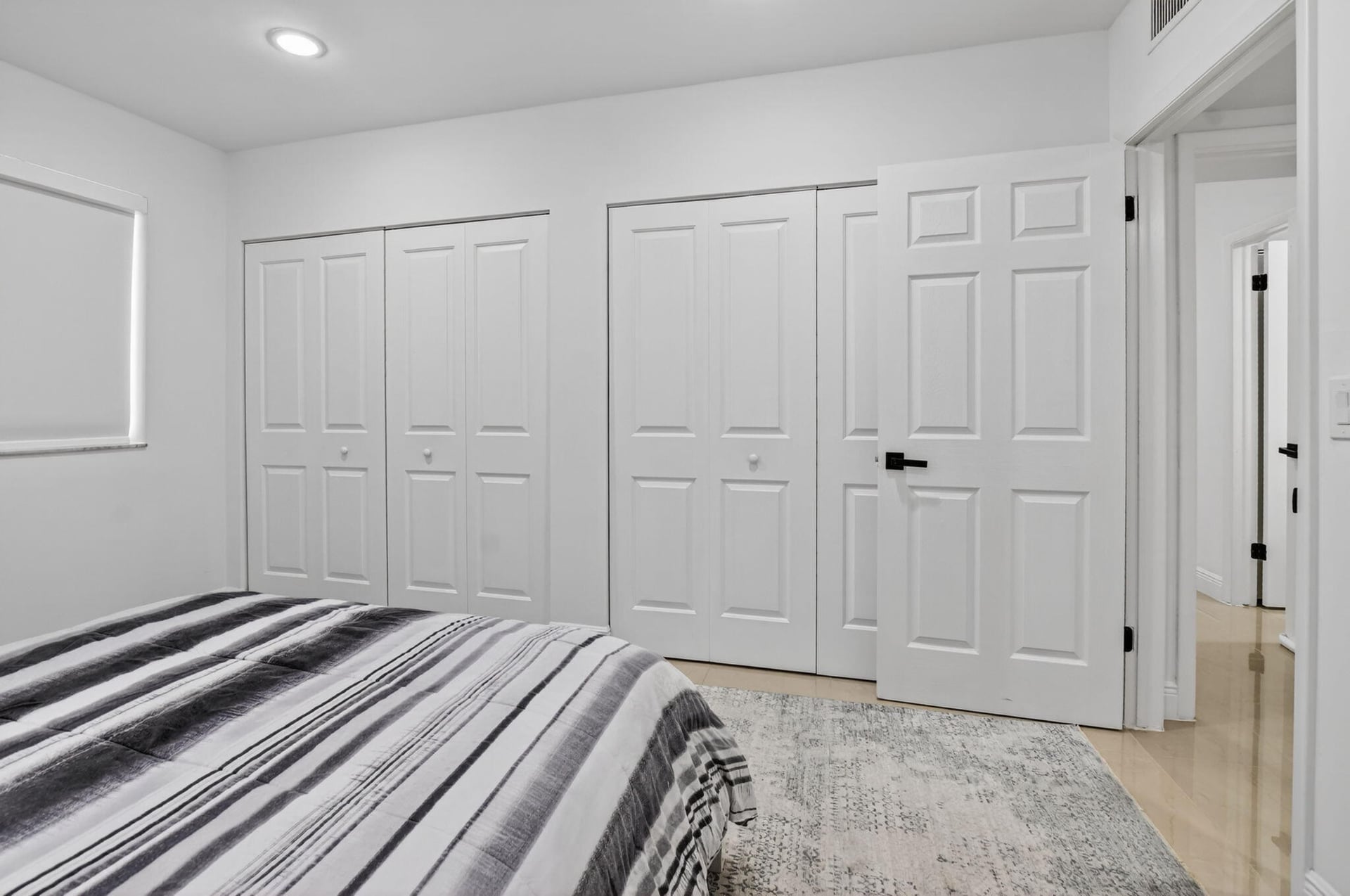 Unit E104 photo 26