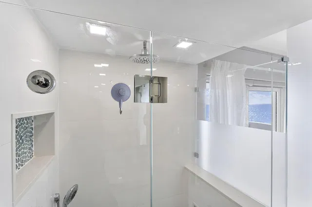 Unit 307 photo 34
