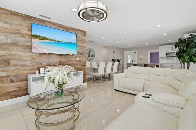 Residence photo 17
