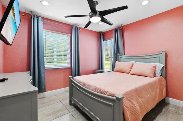 Residence photo 18