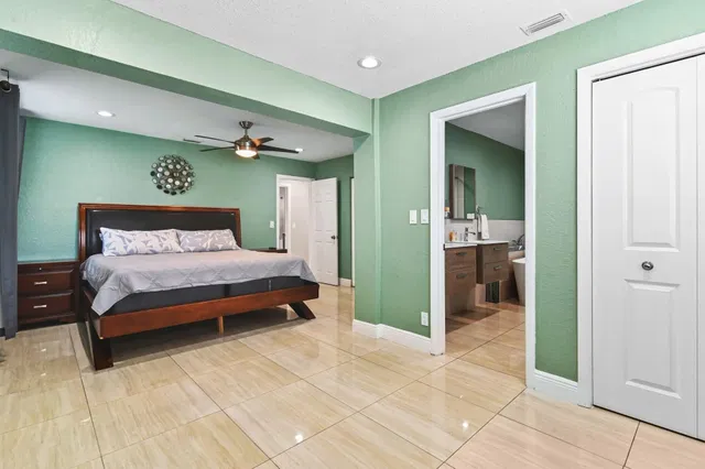 Residence photo 23