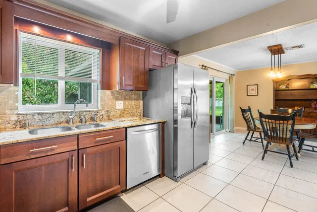Residence photo 6