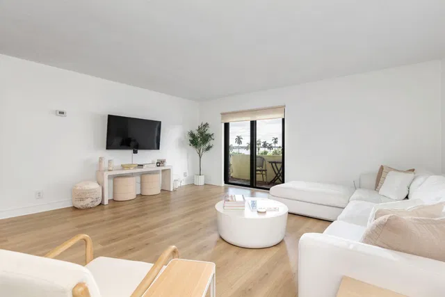 Downtown West Palm Beach Unit 5g photo 4