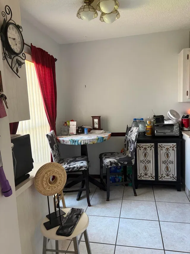 Unit 399 photo 6