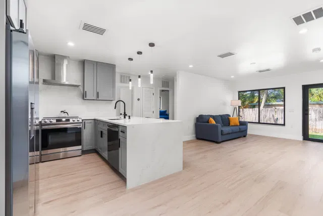 Residence photo 31
