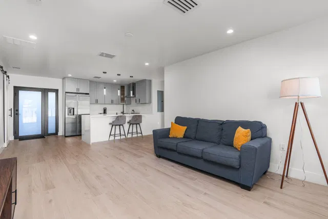 Residence photo 32