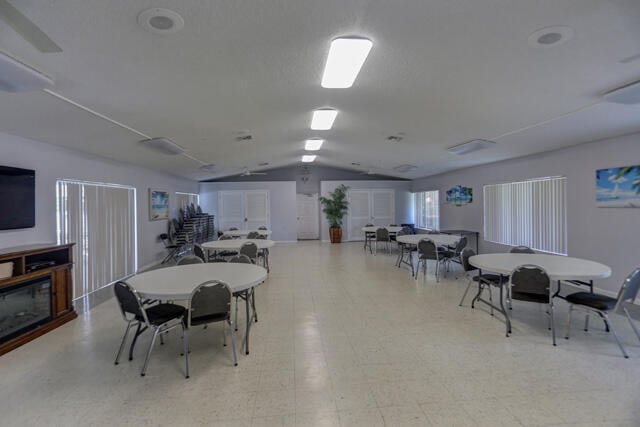 Unit E1 photo 22