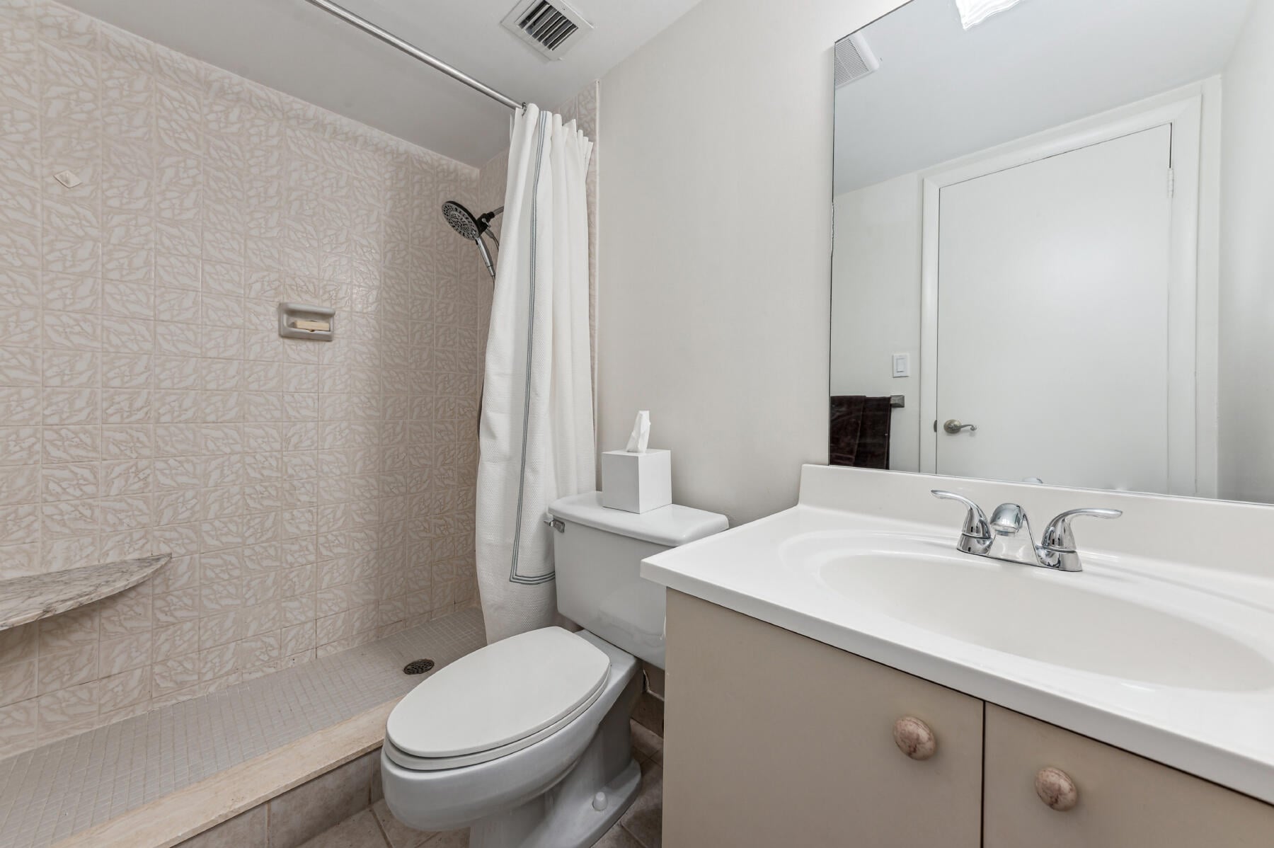 Unit 303 photo 11