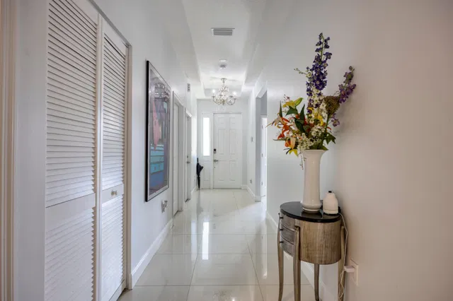  Residence photo 7