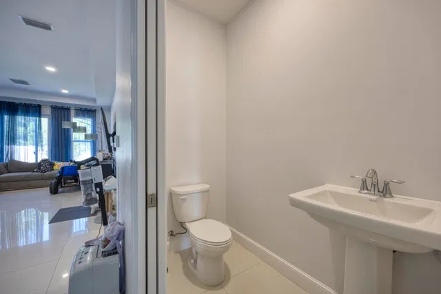  Residence photo 9