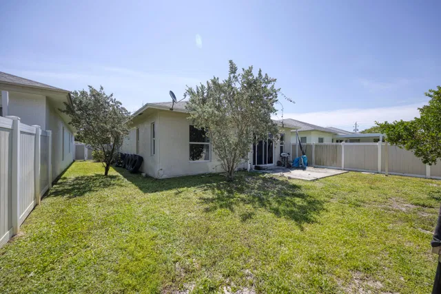  Residence photo 30