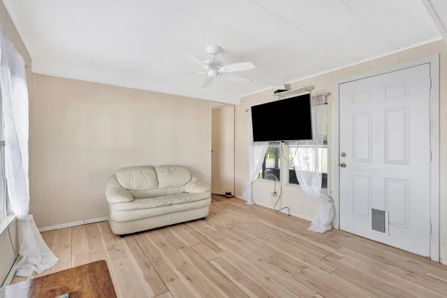 Residence photo 17