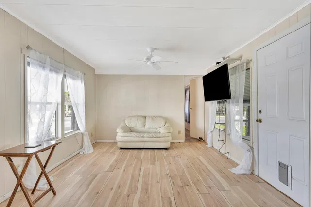 Residence photo 19