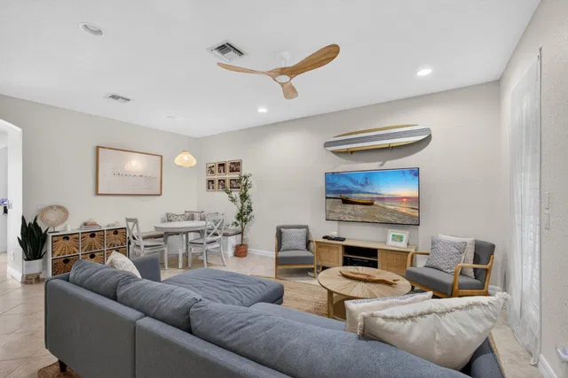 Canterbury Place Residence photo 11