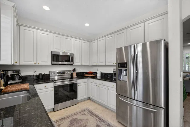 Canterbury Place Residence photo 18