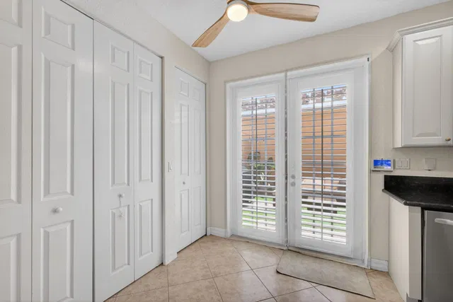 Canterbury Place Residence photo 31
