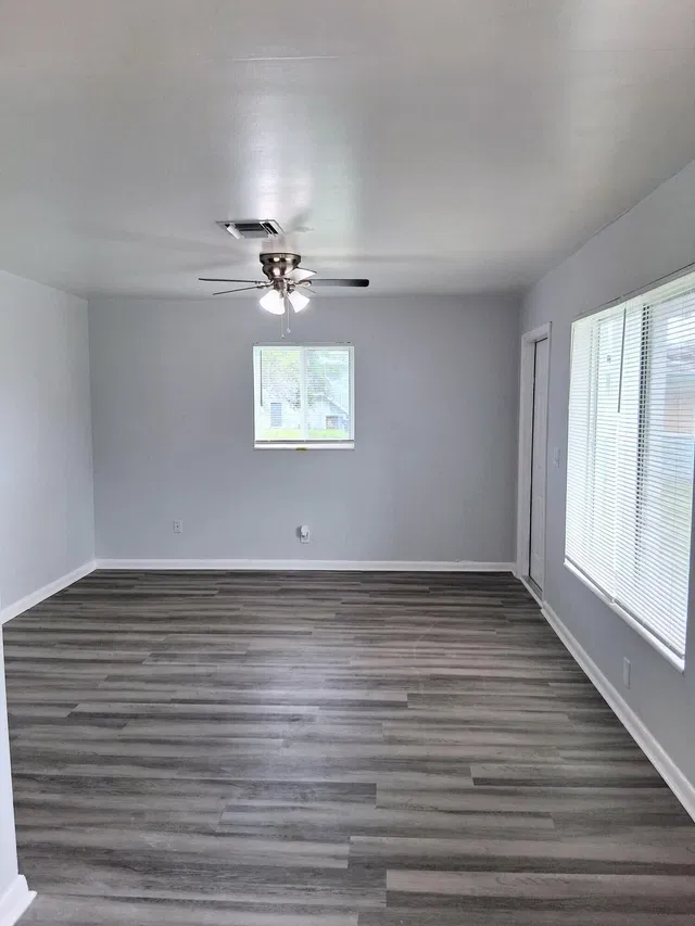 Residence photo 3