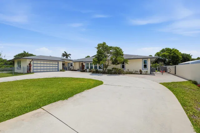 Rocky Point Residence photo 2