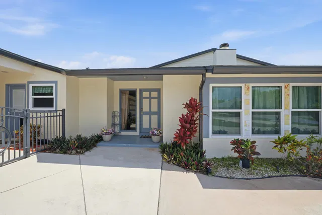 Rocky Point Residence photo 3