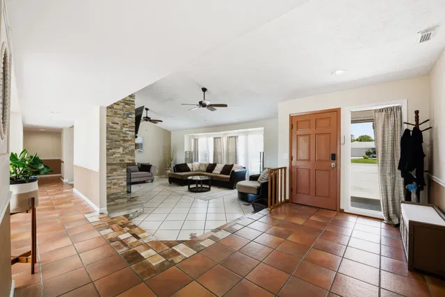 Rocky Point Residence photo 15