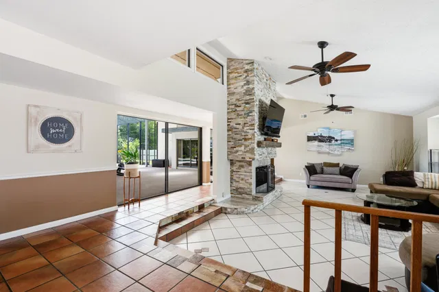 Rocky Point Residence photo 16