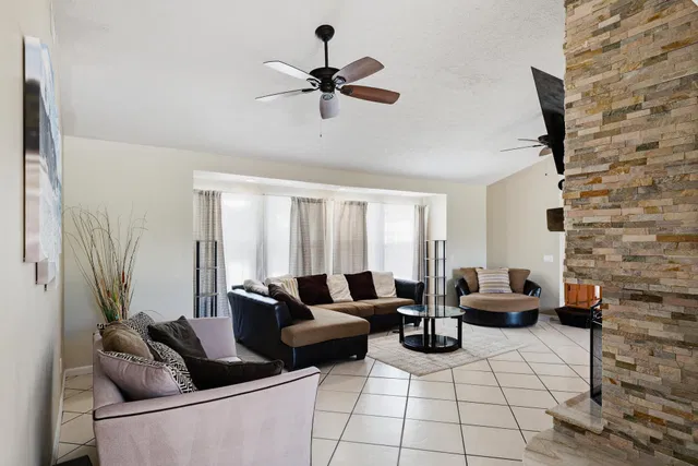 Rocky Point Residence photo 17