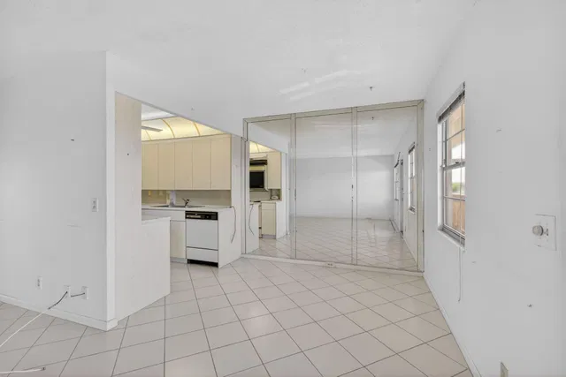  Residence photo 7