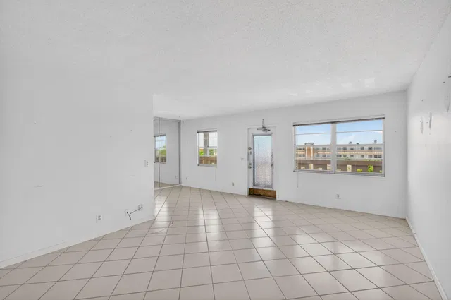  Residence photo 14