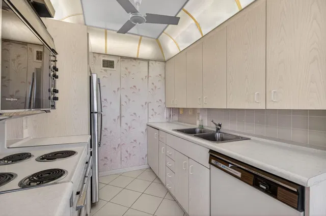  Residence photo 19