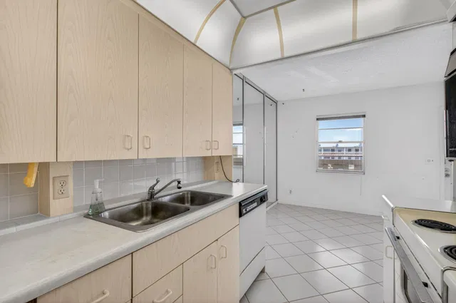  Residence photo 20