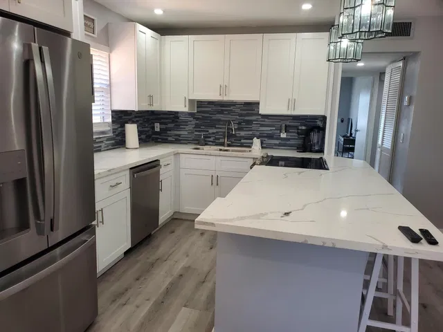  Unit 564 photo 5