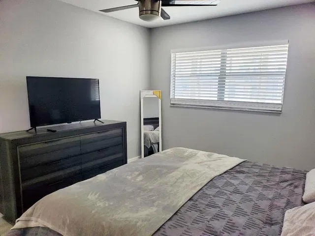  Unit 564 photo 11