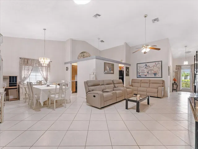 Residence photo 15