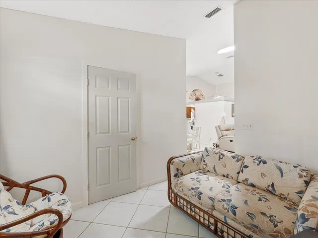 Residence photo 20