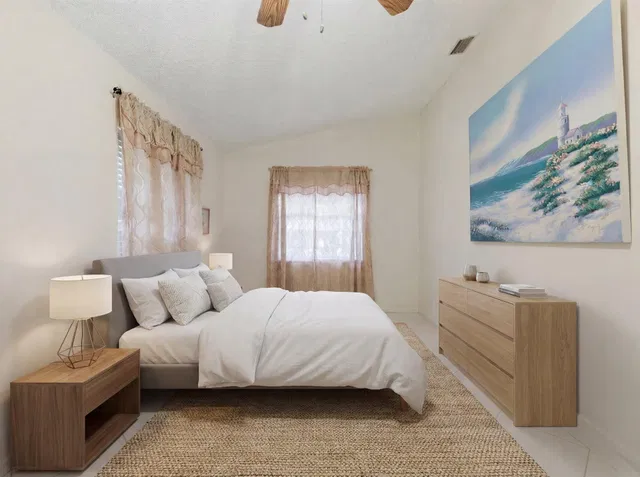 Residence photo 25