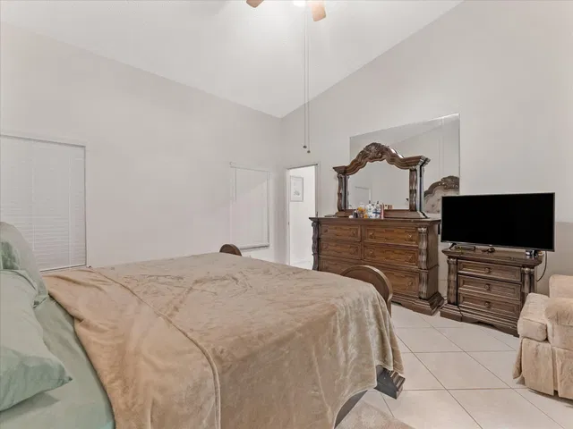 Residence photo 30