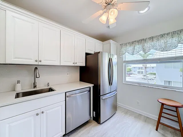 Unit 202 photo 6
