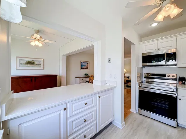 Unit 202 photo 8
