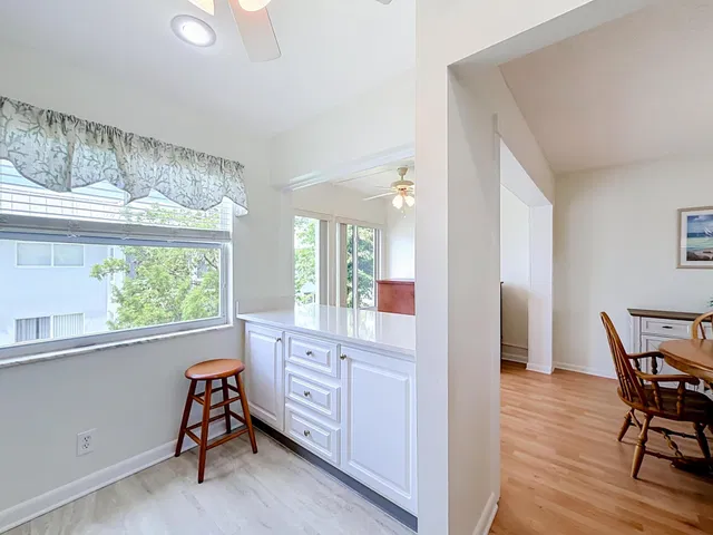 Unit 202 photo 10