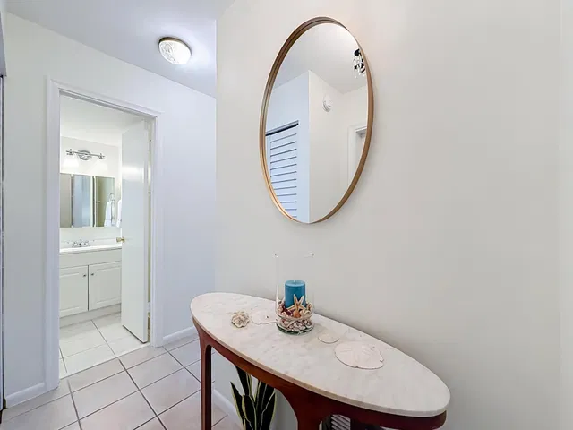 Unit 202 photo 16