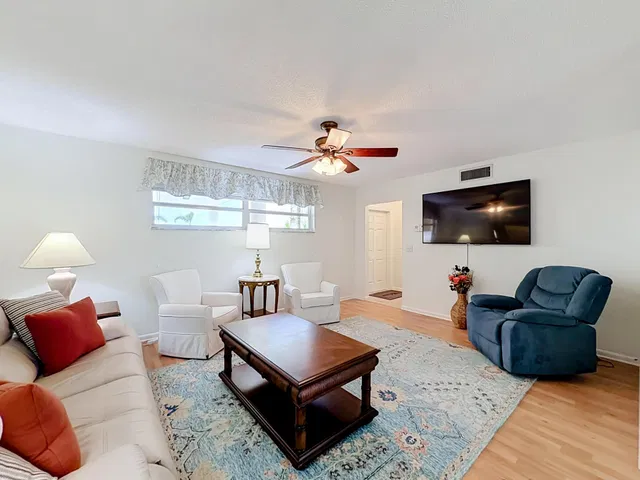 Unit 202 photo 17