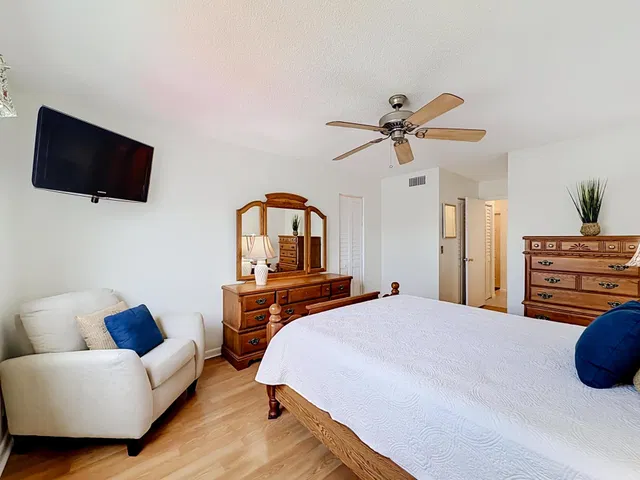 Unit 202 photo 23