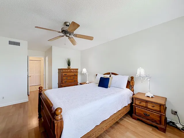 Unit 202 photo 24