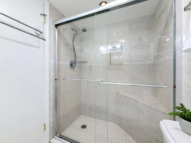 Unit 202 photo 28