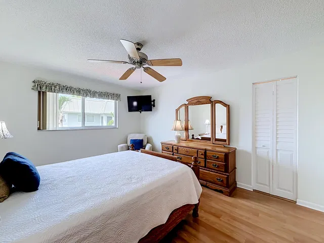 Unit 202 photo 30