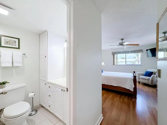 Unit 202 photo 32