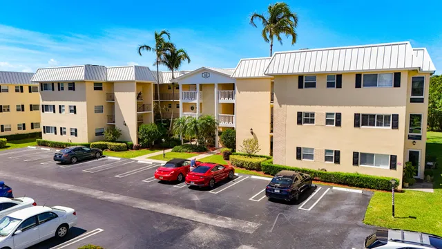 Unit 202 photo 41