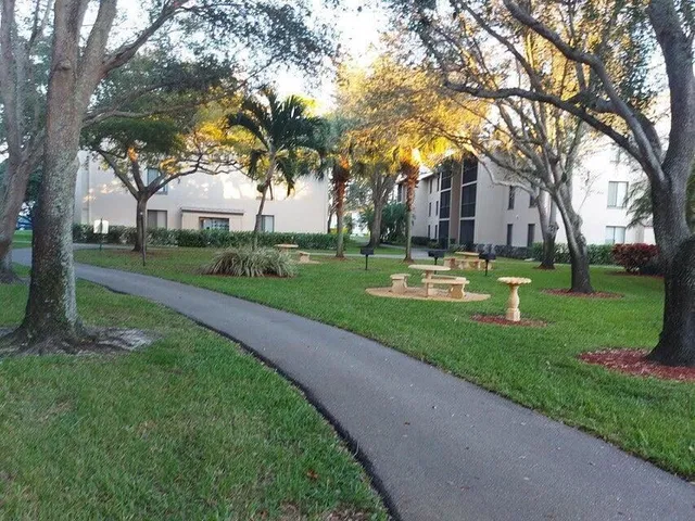 Unit B3 photo 9