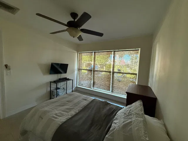 Residence photo 96